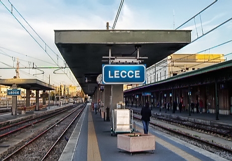 Taglio ai treni nel Salento, sit in alla Stazione di Lecce