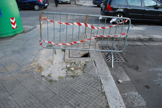 Tombino su Viale Gallipoli a Lecce, Aduc: è stato transennato