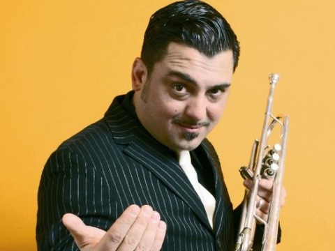 Roy Paci e l'Orchestra del Fuoco: il ritmo che fa bruciare la Focara...