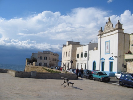 A Gallipoli fallisce la raccolta dei rifiuti porta a porta, tornano i...