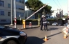 Incidente su Viale Leopardi: una sbarra cade su un motociclista