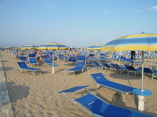 Ombrelloni e lettini