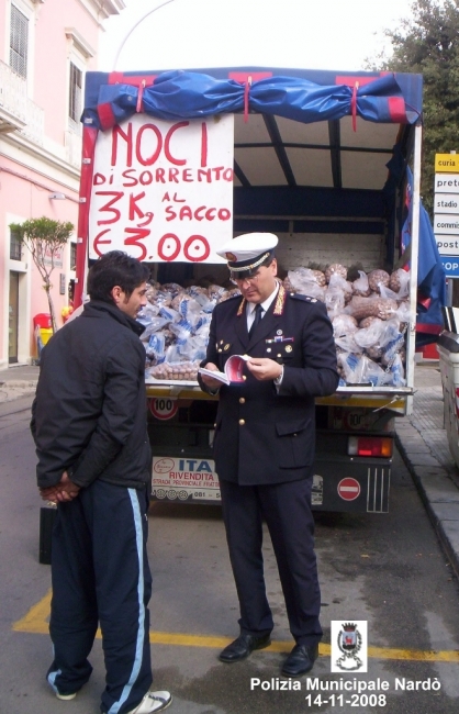 Nardo', sequestrate noci avariate, denunciato un 25enne di Afragola