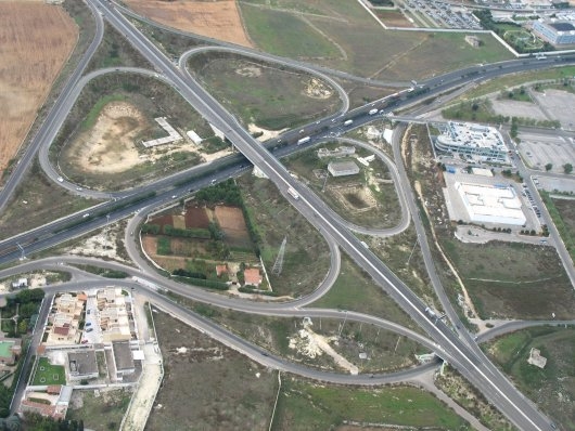Nuovo look per la segnaletica della Tangenziale di Lecce
