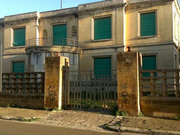 Ecomostri: l'ex dispensario Tbc di via Miglietta a Lecce